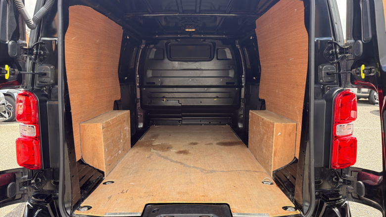 Vauxhall Vivaro L2 Diesel 3100 2.0d 145PS Pro H1 Van